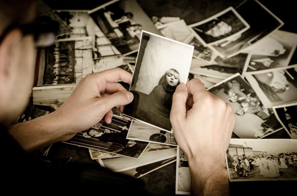 Triedenie starých fotografií